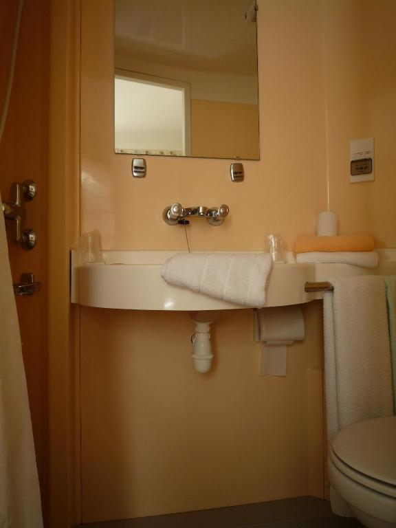 Hotel La Flamme Rouge Сен-Жірон Номер фото
